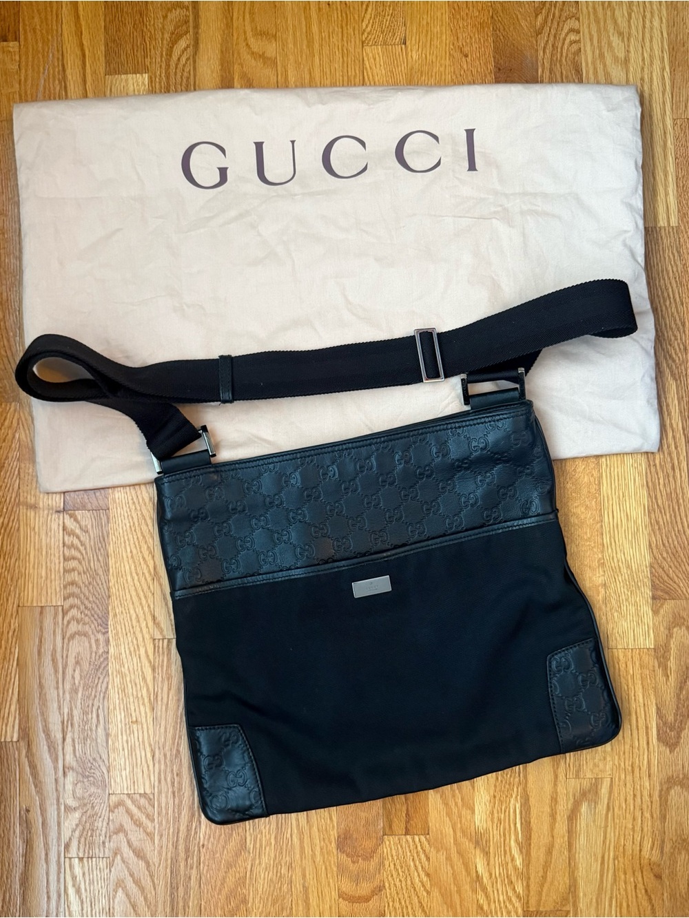 Gucci Black Crossbody Messenger Bag - EUC